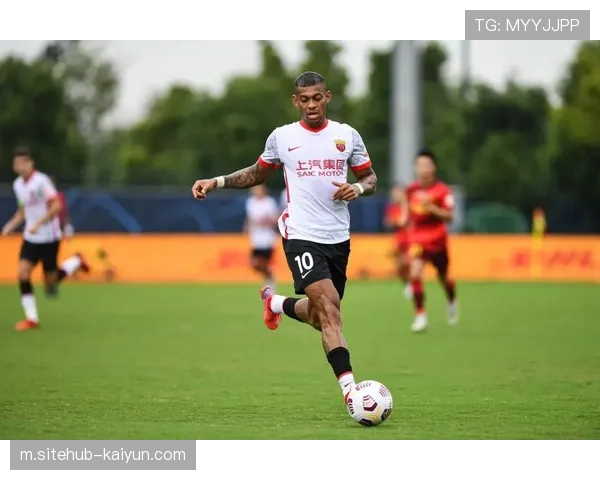 莱昂纳多缺阵锋线火力受损 海港缺少一锤定音人物 莱昂纳多缺阵锋线火力受损 海港缺少一锤定音人物